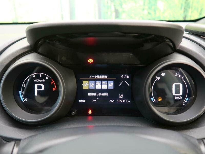 YARIS-43