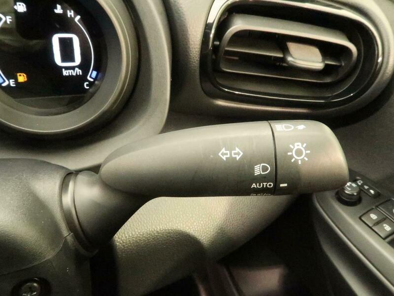 YARIS-5