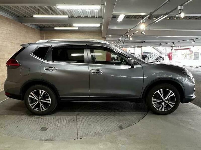 X-TRAIL-17