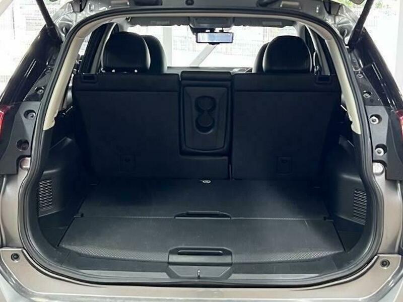X-TRAIL-19