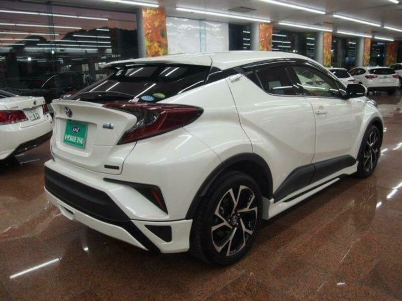 C-HR-15