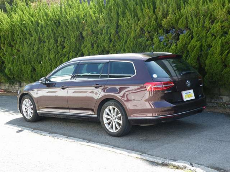 PASSAT VARIANT