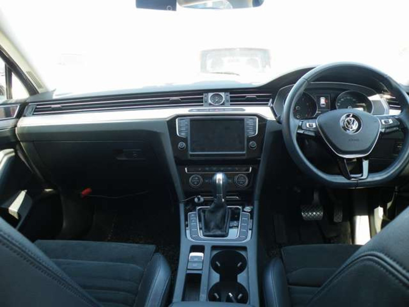 PASSAT VARIANT