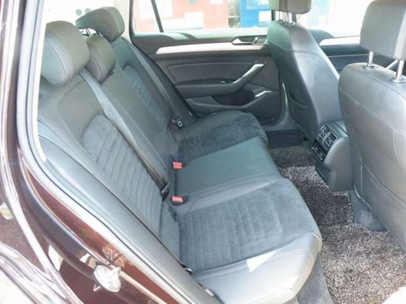 PASSAT VARIANT