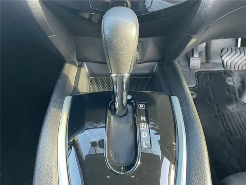 X-TRAIL-25