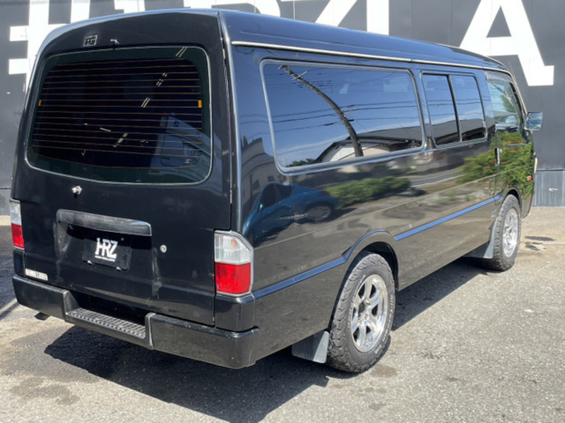 BONGO BRAWNY VAN
