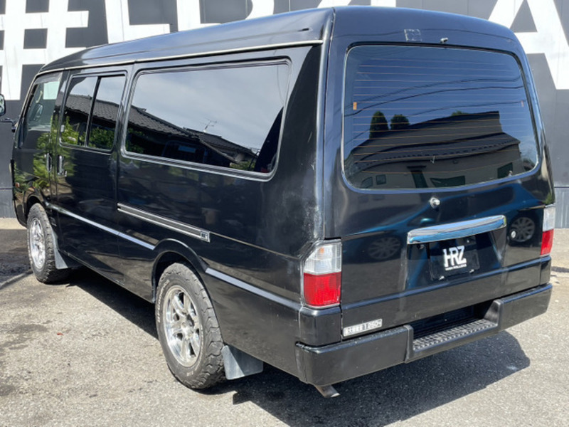 BONGO BRAWNY VAN