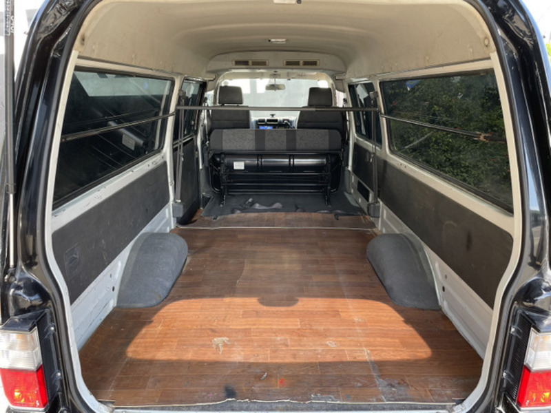 BONGO BRAWNY VAN