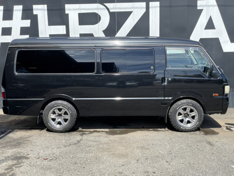 BONGO BRAWNY VAN