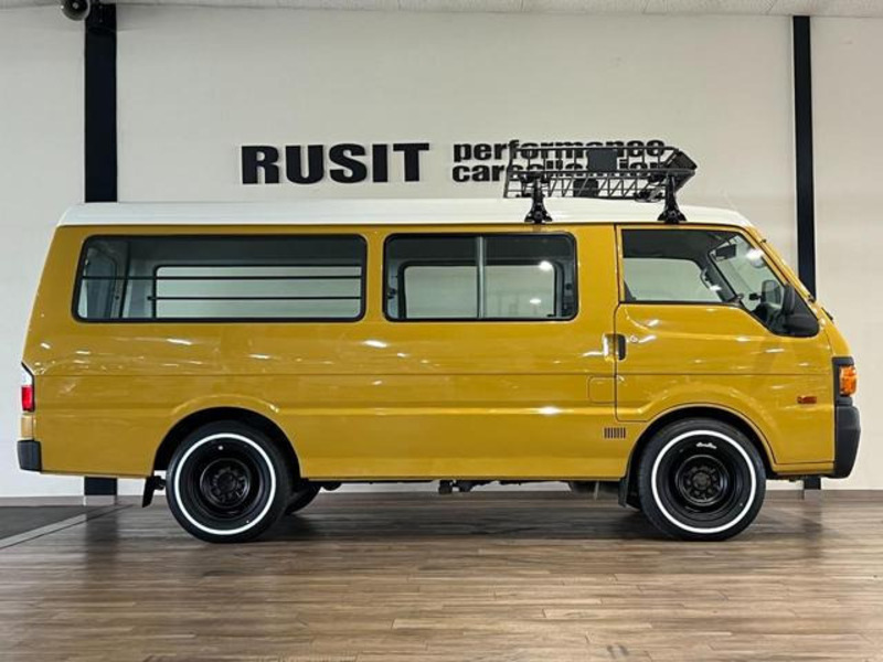 BONGO BRAWNY VAN