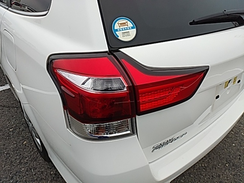 Fielder 165 Rear Used 2015 TOYOTA COROLLA FIELDER NKE165G | SBI Motor Japan