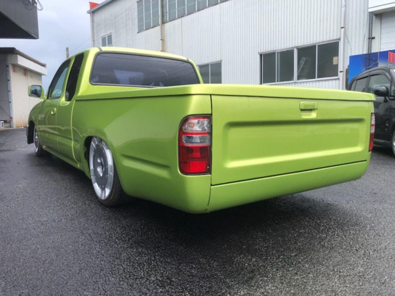 HILUX