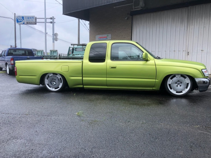 HILUX