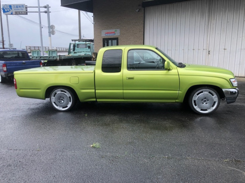 HILUX