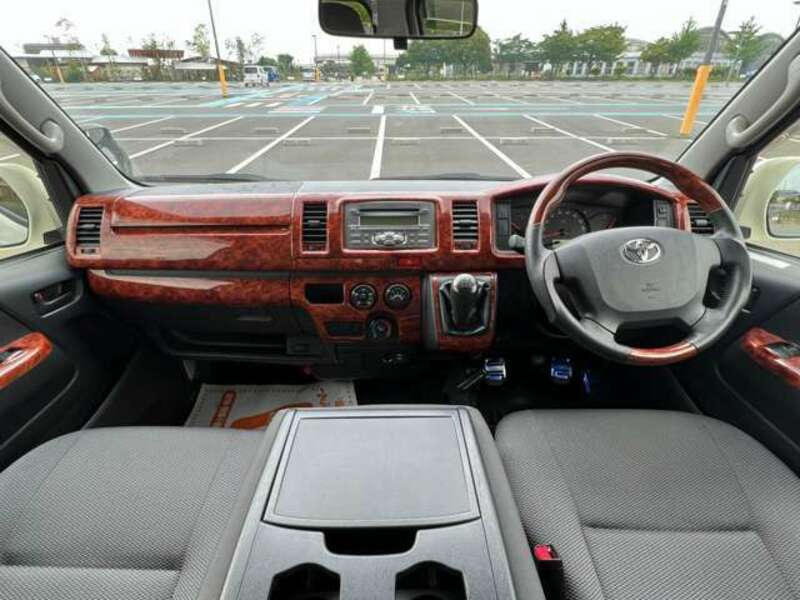 HIACE VAN