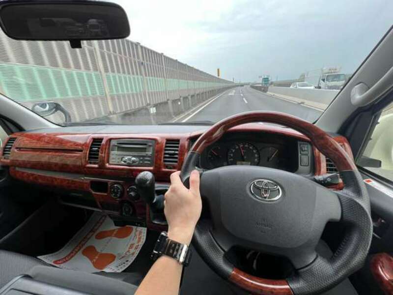 HIACE VAN
