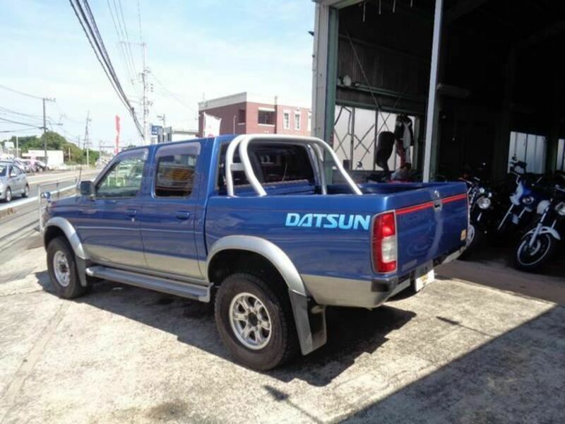 DATSUN PICKUP