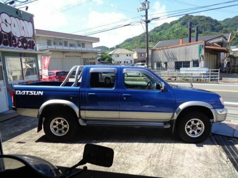 DATSUN PICKUP