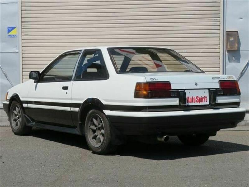 COROLLA LEVIN