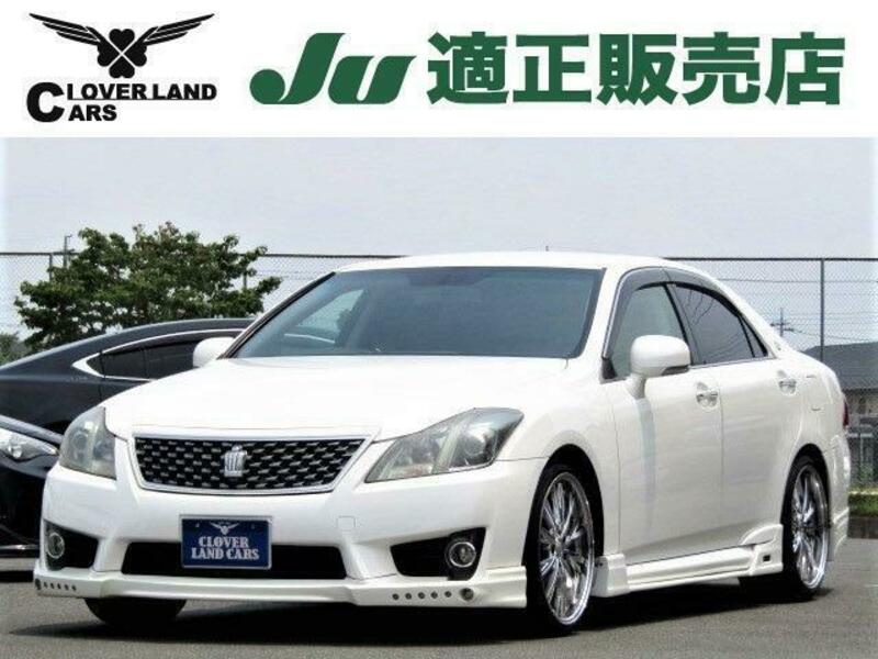 TOYOTA　CROWN