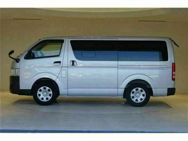 BONGO BRAWNY VAN