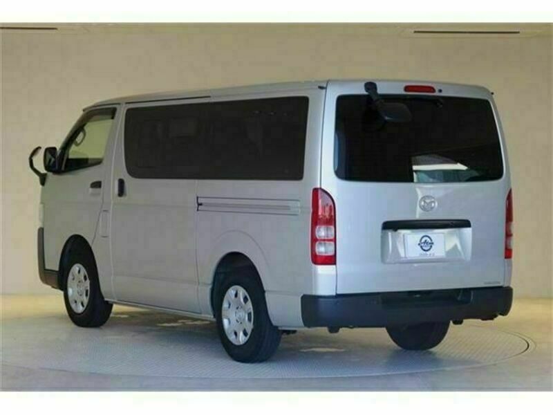 BONGO BRAWNY VAN