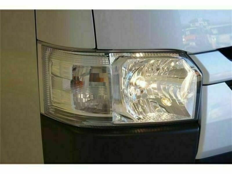 BONGO BRAWNY VAN