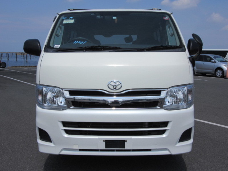 HIACE VAN