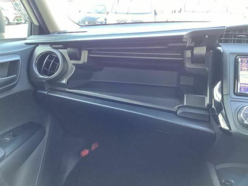 COROLLA AXIO
