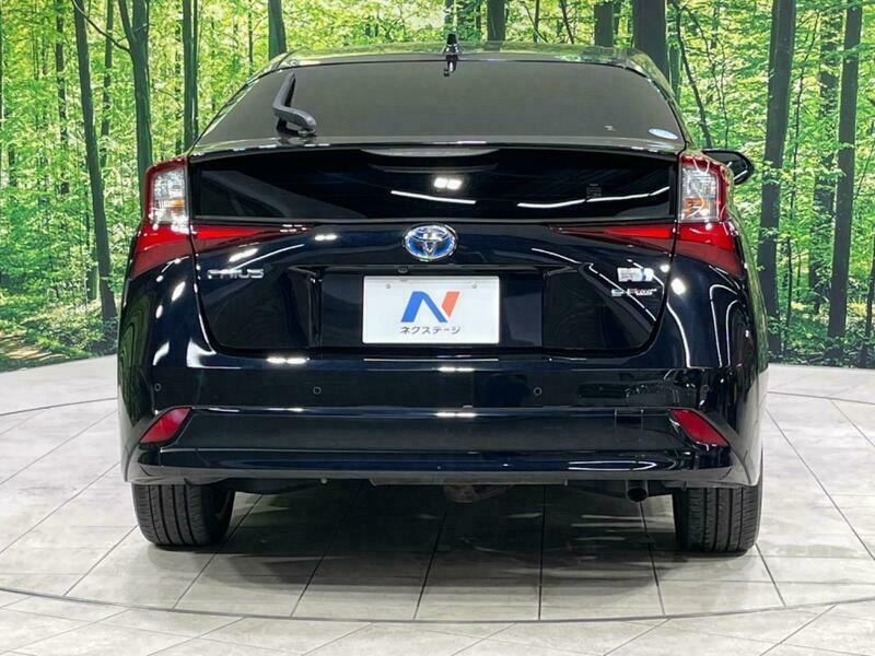 PRIUS-35