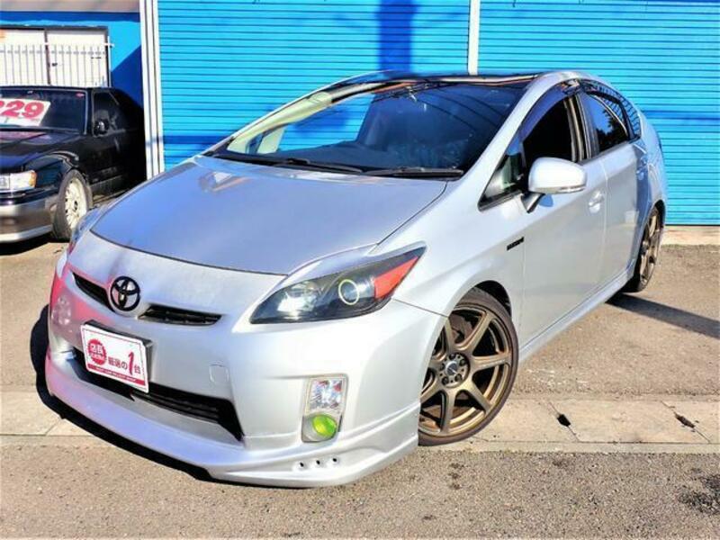 TOYOTA　PRIUS