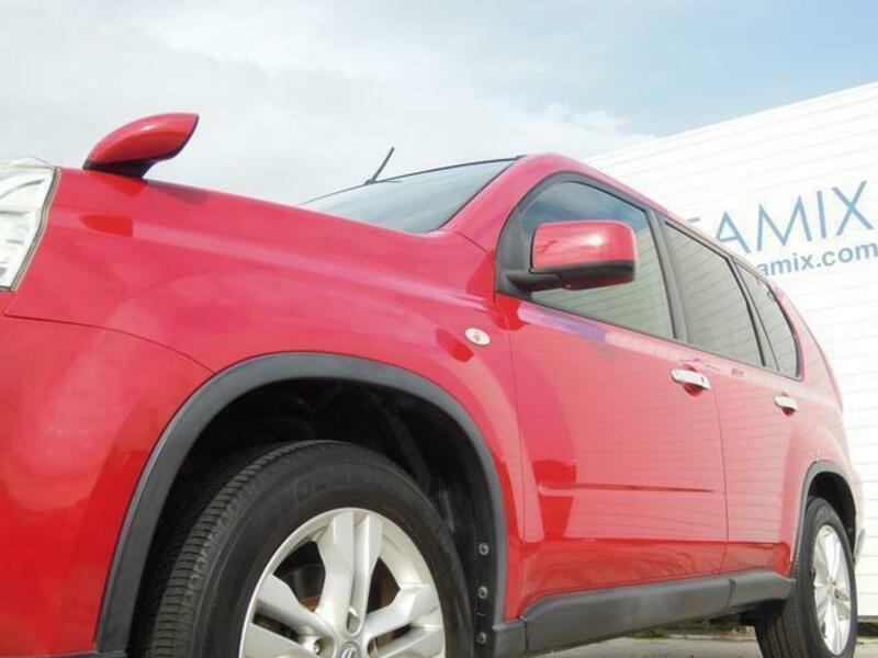 X-TRAIL