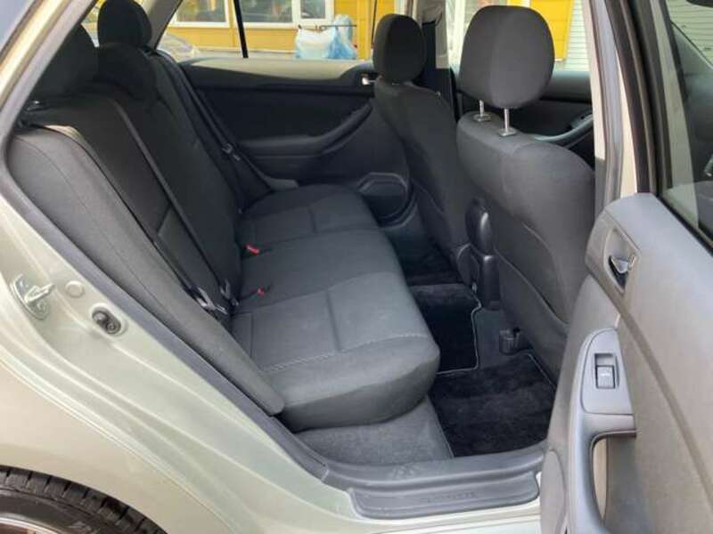 AVENSIS WAGON-13