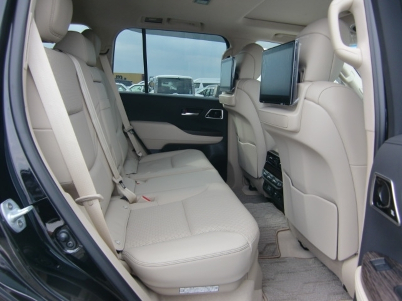 LAND CRUISER