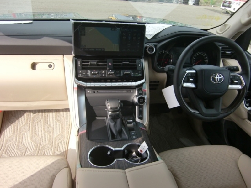 LAND CRUISER