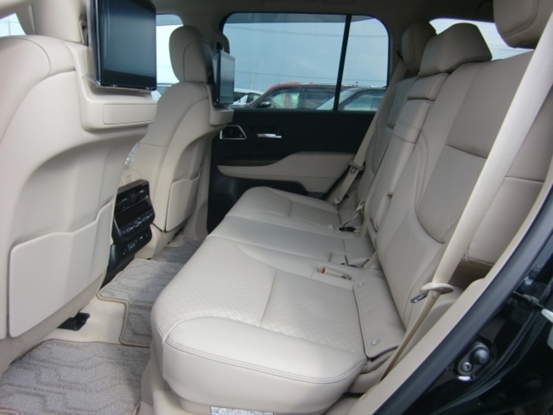 LAND CRUISER
