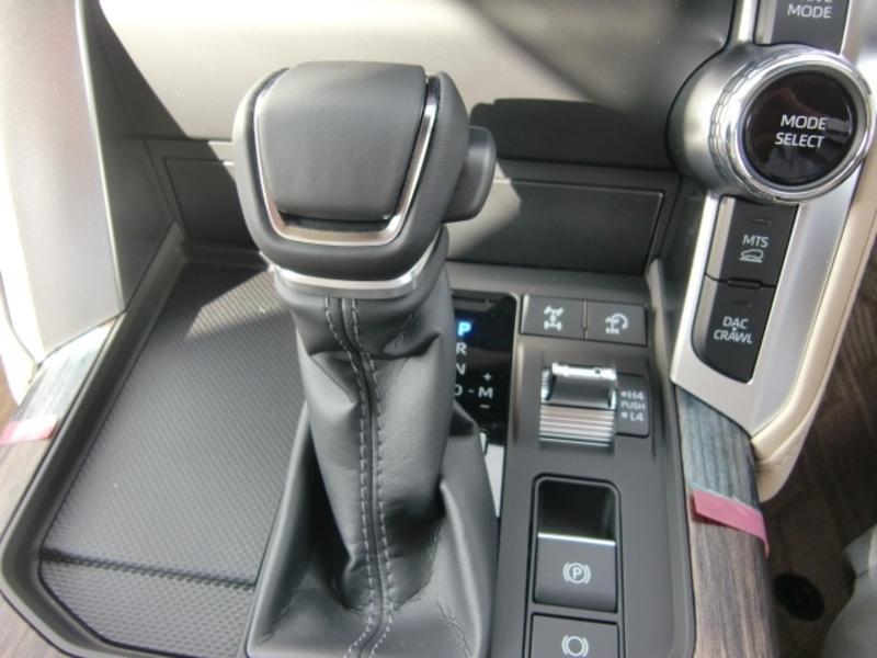 LAND CRUISER
