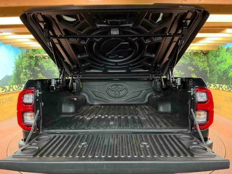 HILUX
