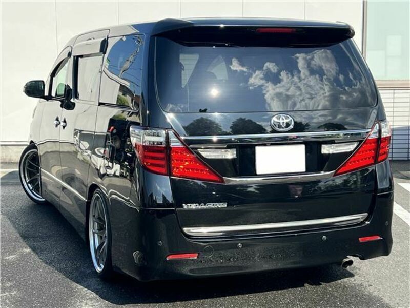 VELLFIRE