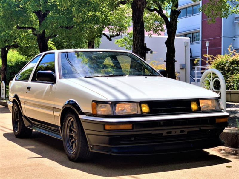 COROLLA LEVIN
