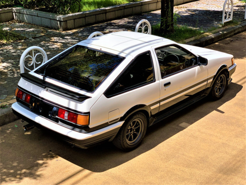 COROLLA LEVIN