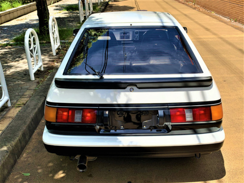 COROLLA LEVIN