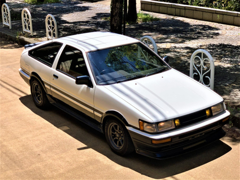 COROLLA LEVIN