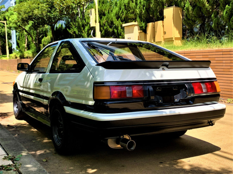 COROLLA LEVIN
