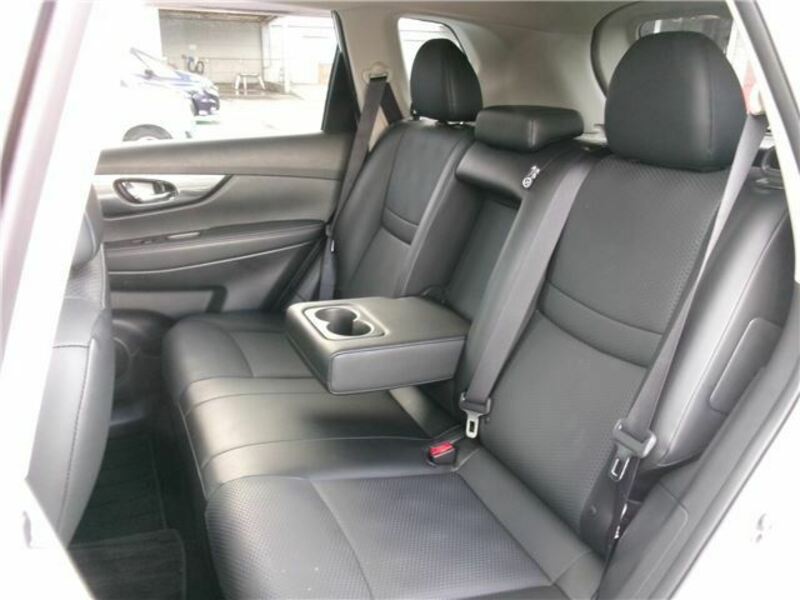 X-TRAIL-16