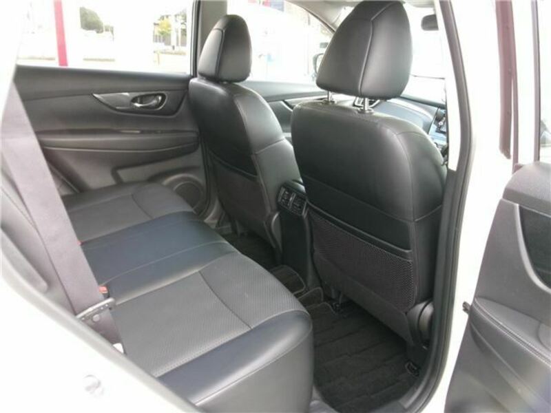 X-TRAIL-18
