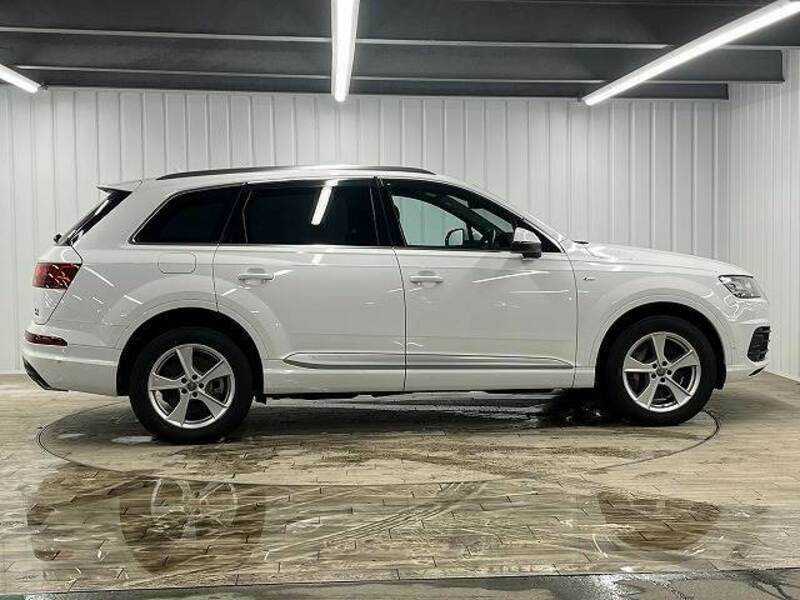 Q7