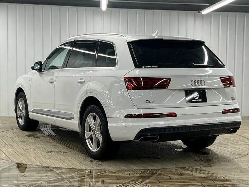 Q7