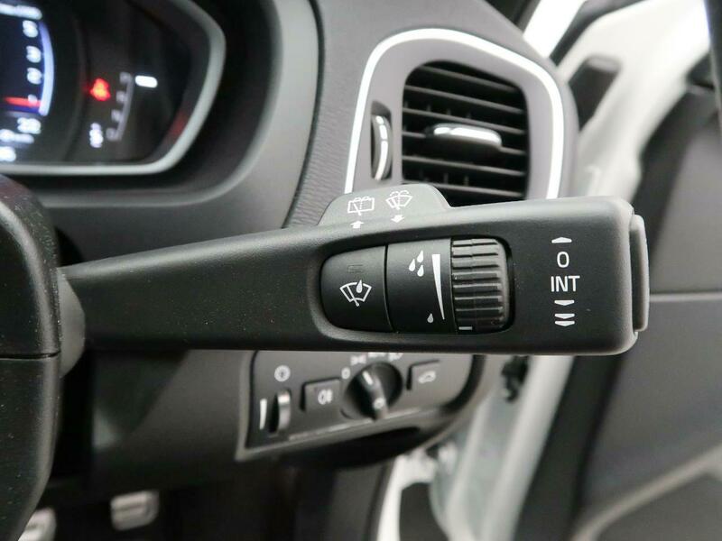 V40