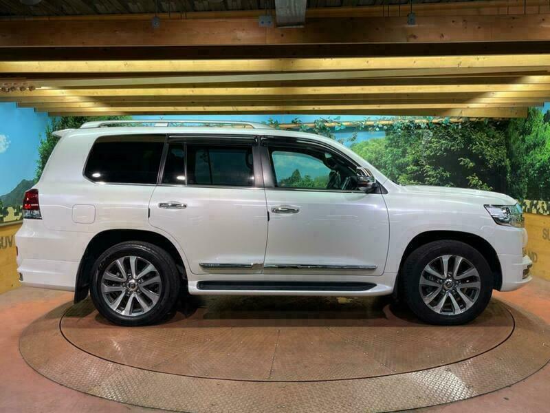 LAND CRUISER
